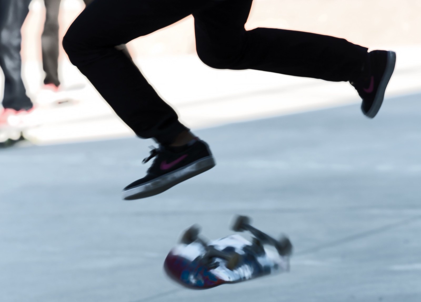 東京2020オリンピックの種目スケートボードが 安全な大久保公園で練習